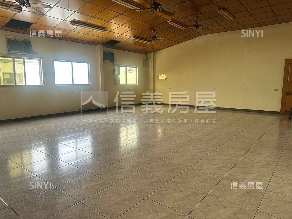 華鳳乙工面寬約十米廠房房屋室內格局與周邊環境