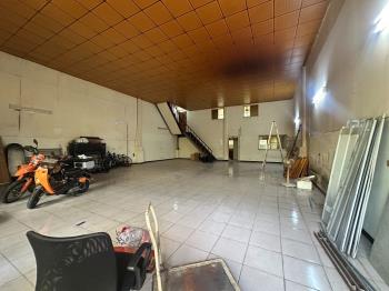 華鳳乙工面寬約十米廠房