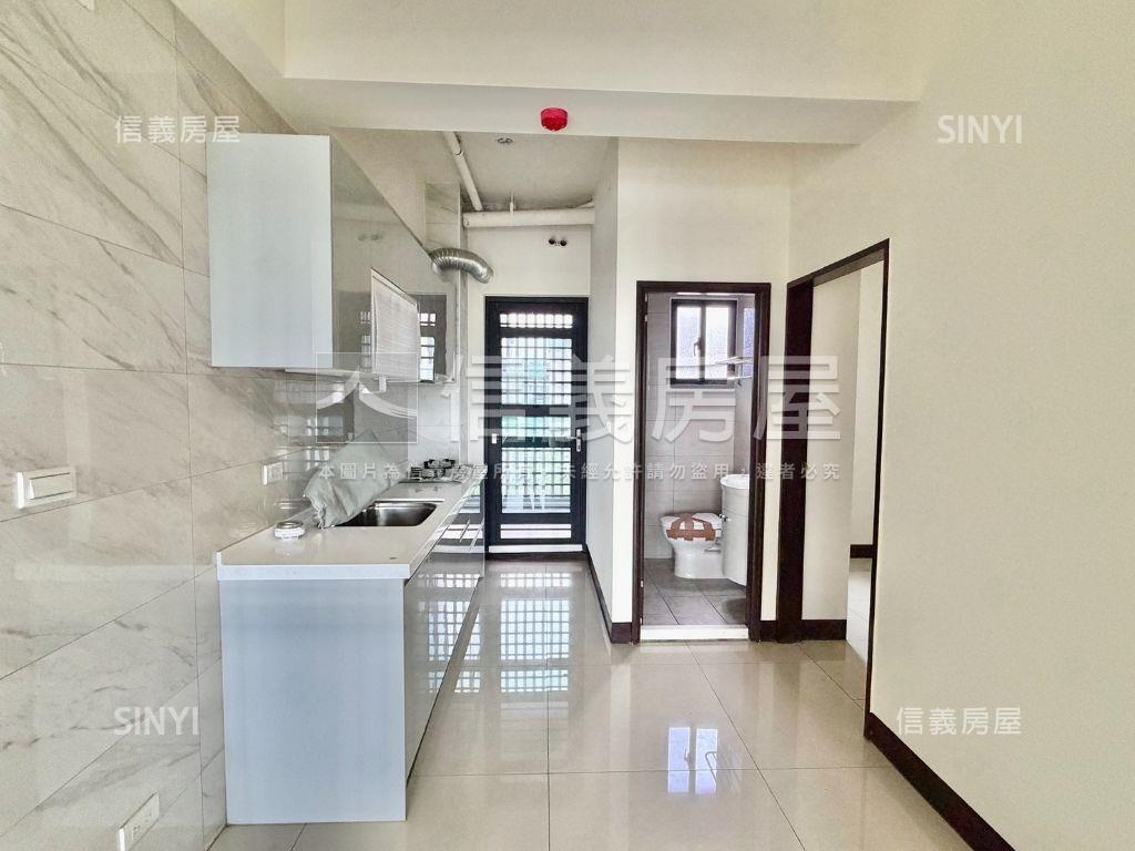 仁武安樂一街全新三房平車房屋室內格局與周邊環境