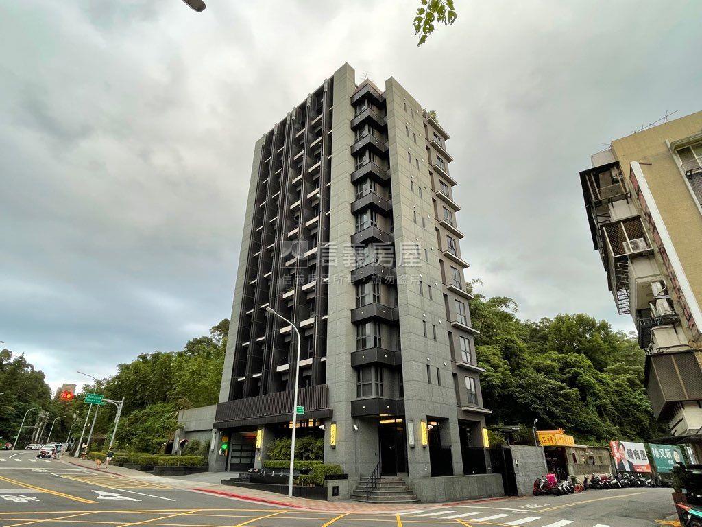 內科．山景高樓三房車房屋室內格局與周邊環境