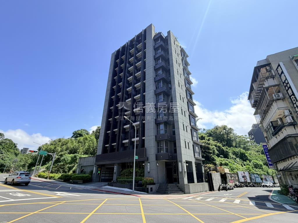 內科．山景高樓三房車房屋室內格局與周邊環境