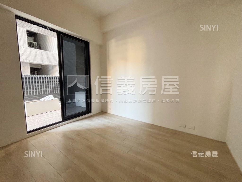 允將上上謙三房平車美露臺房屋室內格局與周邊環境