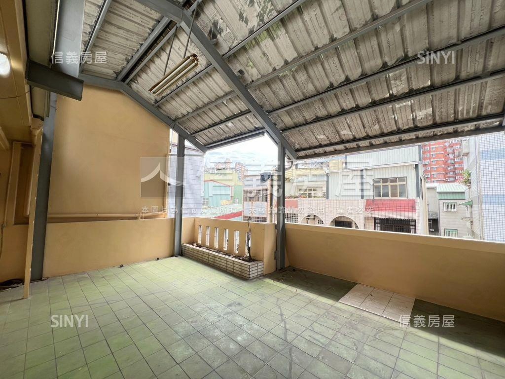 五期大面寬！花園前院透天房屋室內格局與周邊環境