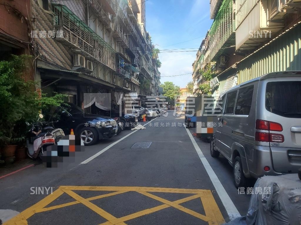 前後臨路好方便一樓房屋室內格局與周邊環境