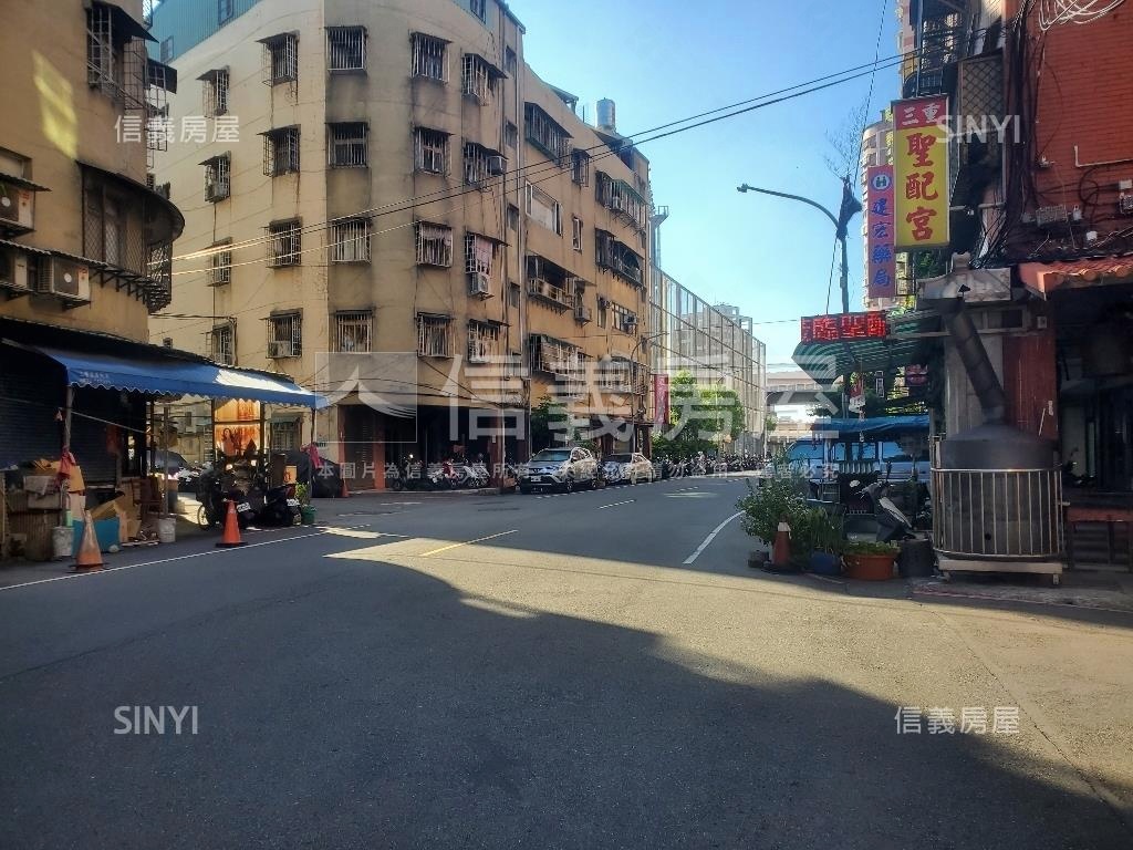 前後臨路好方便一樓房屋室內格局與周邊環境