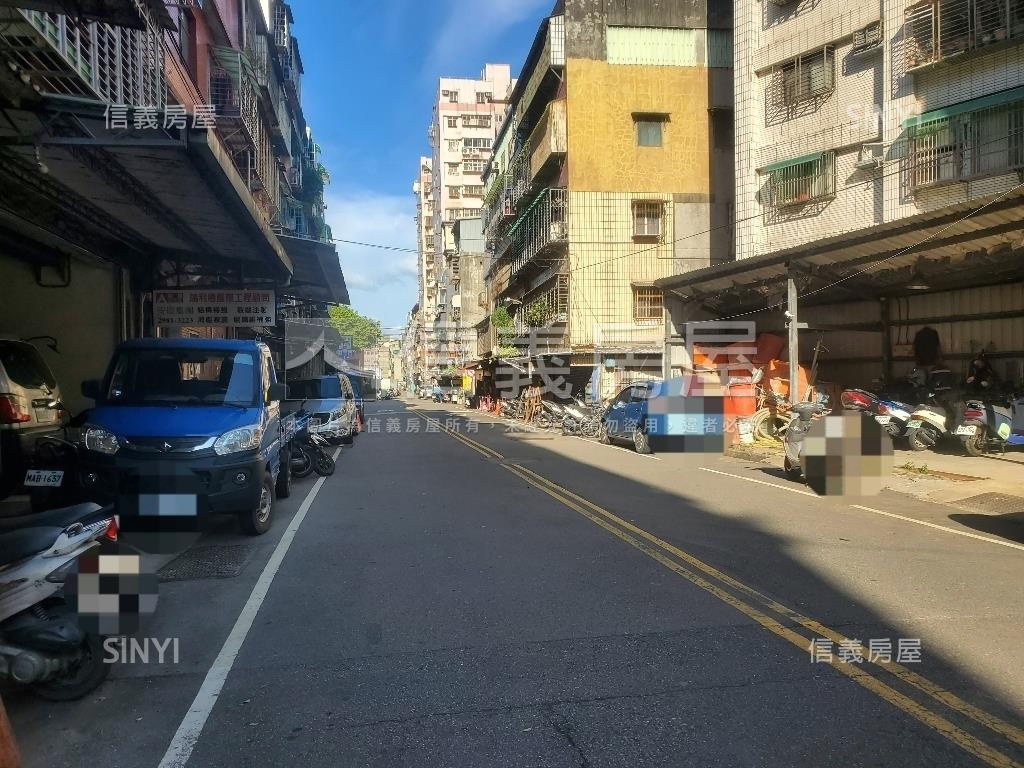 前後臨路好方便一樓房屋室內格局與周邊環境