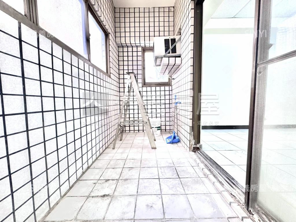 工學核心採光三房尬車位房屋室內格局與周邊環境