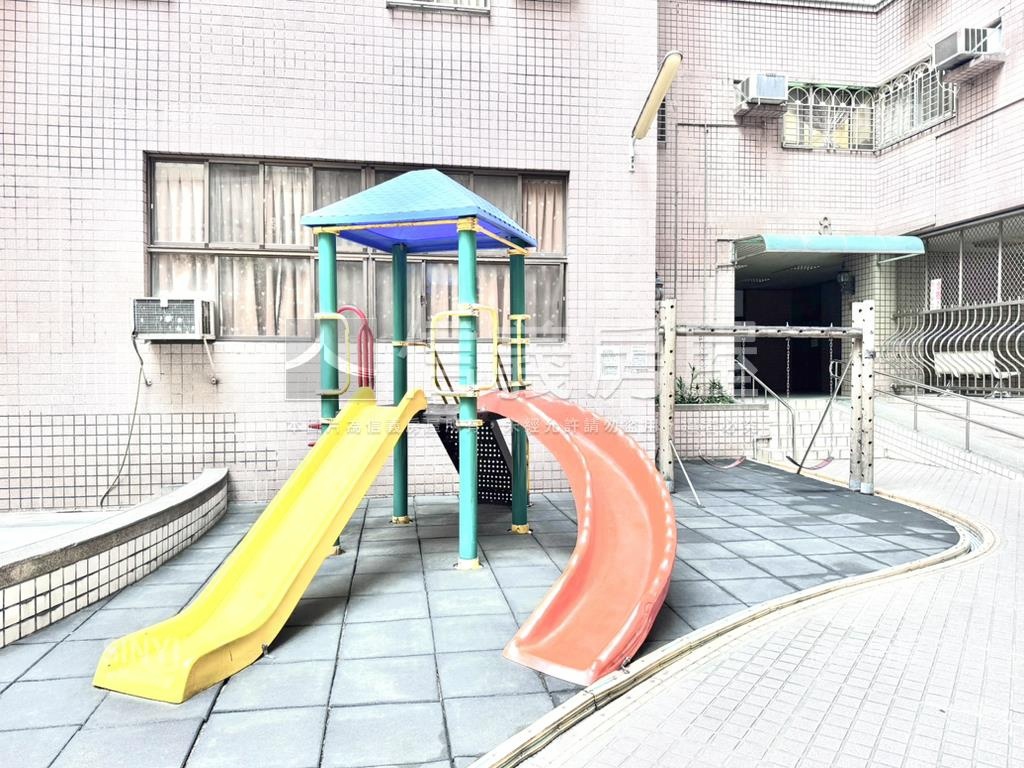 工學核心採光三房尬車位房屋室內格局與周邊環境