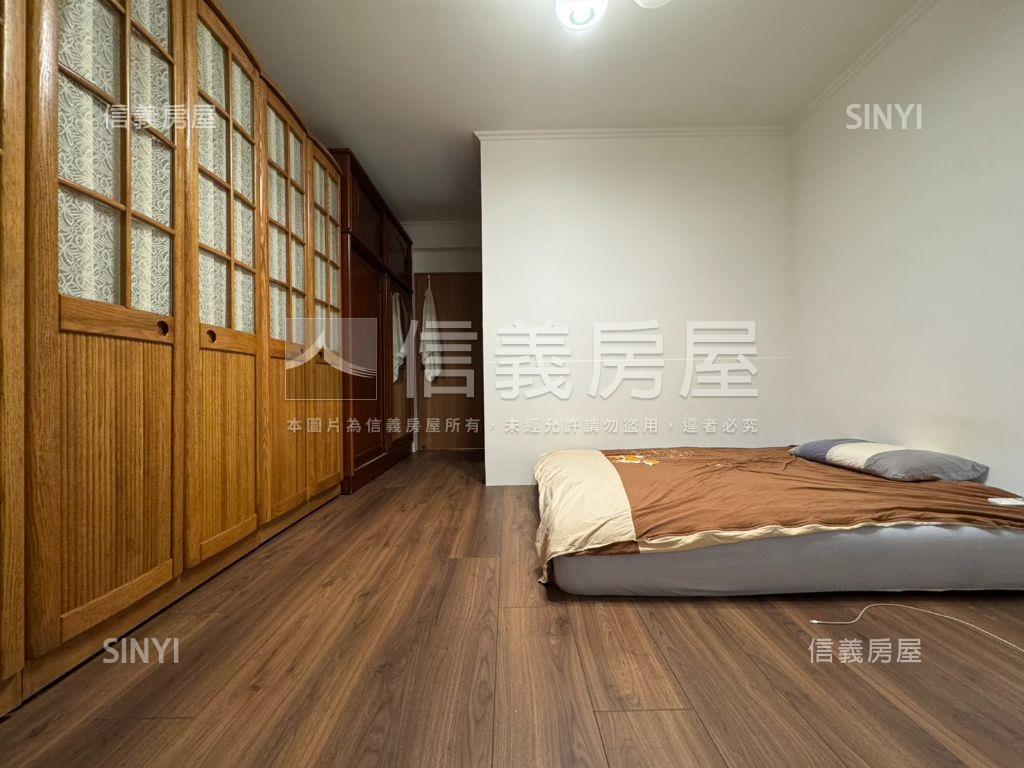 天豪大第裝潢美３房房屋室內格局與周邊環境