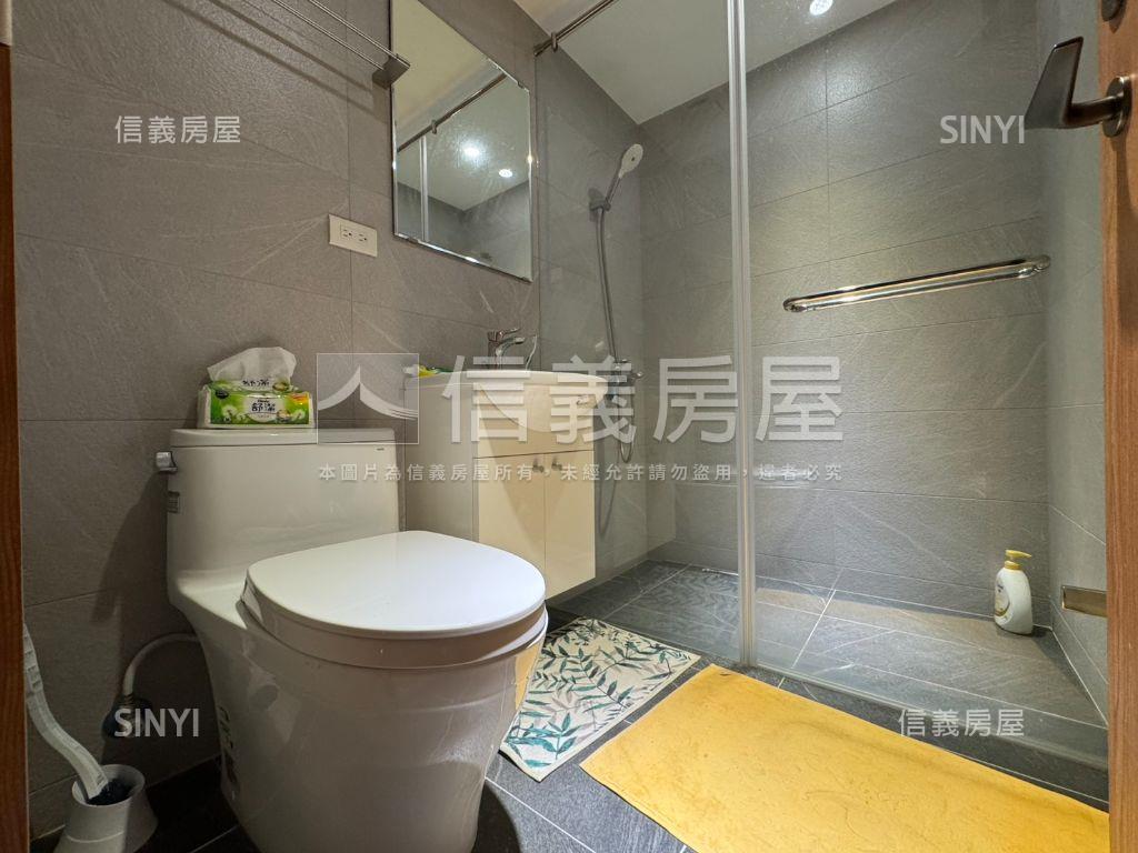 天豪大第裝潢美３房房屋室內格局與周邊環境