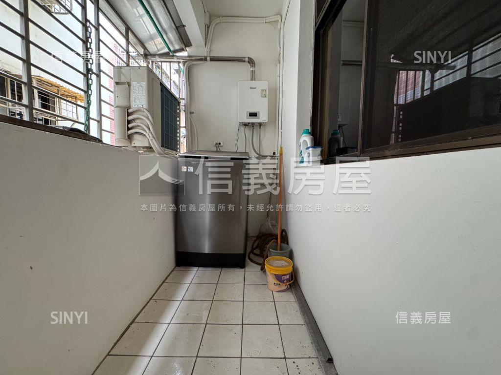 天豪大第裝潢美３房房屋室內格局與周邊環境