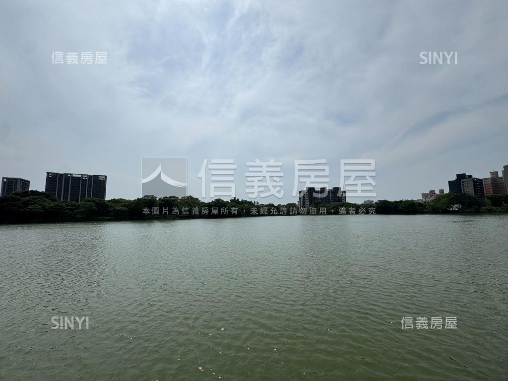 天豪大第裝潢美３房房屋室內格局與周邊環境