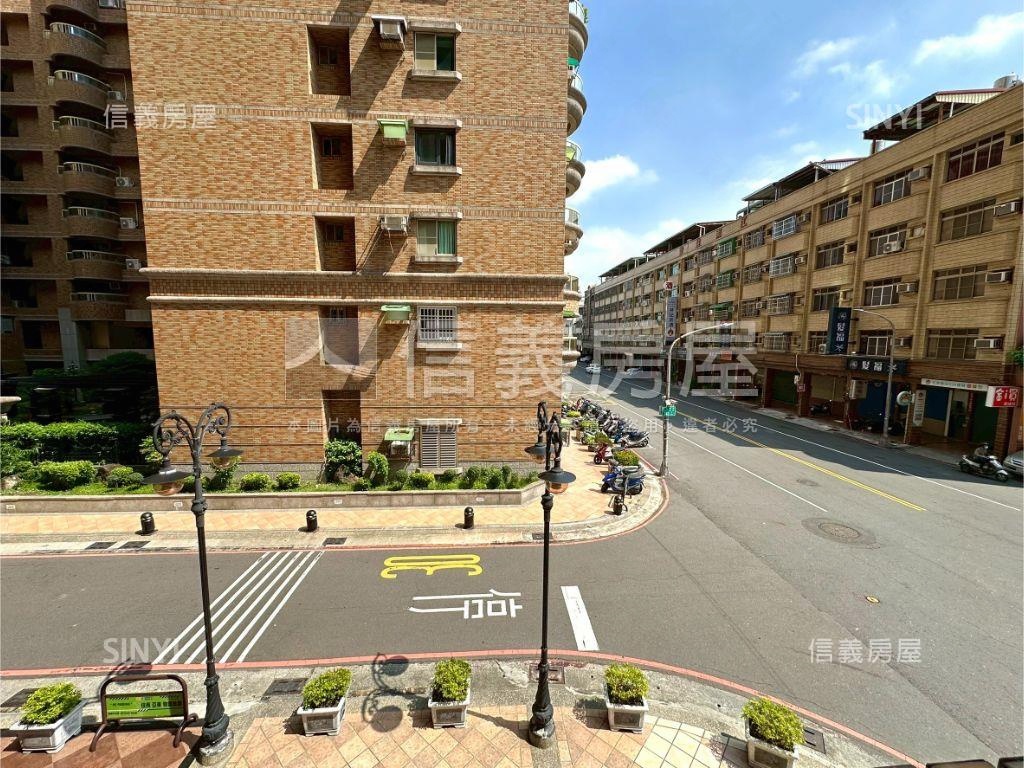 皇苑正路角窗大空間店面房屋室內格局與周邊環境