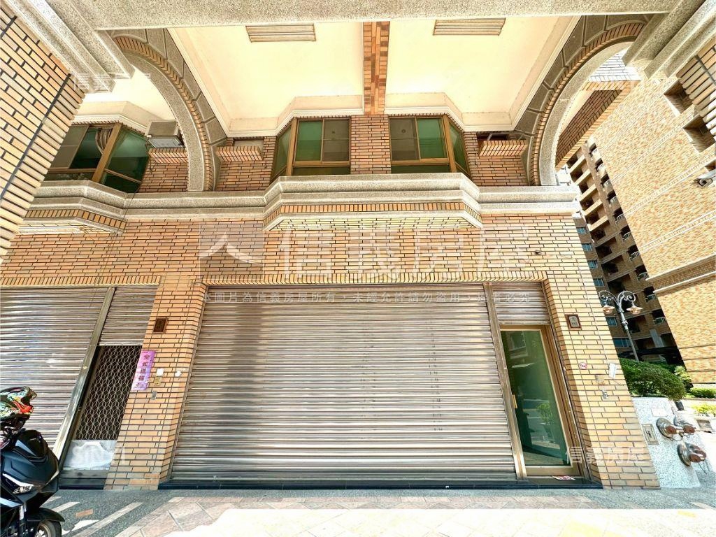 皇苑正路角窗大空間店面房屋室內格局與周邊環境