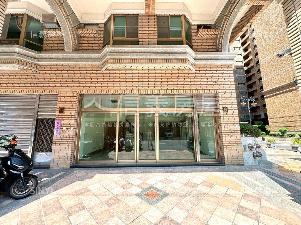 皇苑正路角窗大空間店面房屋室內格局與周邊環境