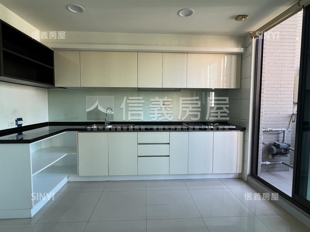 高鐵特區．德翼挑高美景宅房屋室內格局與周邊環境