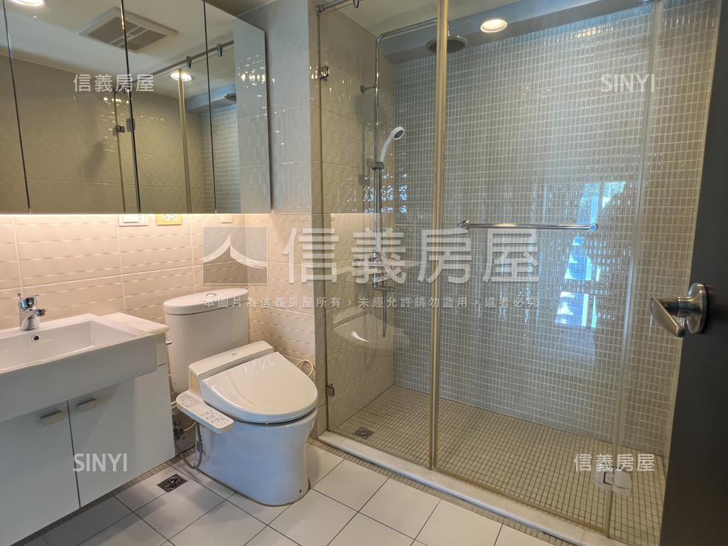 高鐵特區．德翼挑高美景宅房屋室內格局與周邊環境