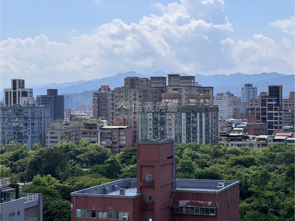 松廈後棟遠眺公園景觀三房房屋室內格局與周邊環境