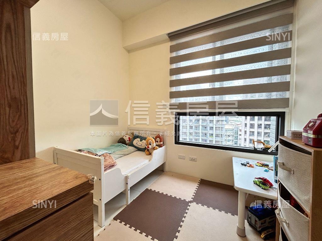皇威丰格兩房兩衛附車位房屋室內格局與周邊環境