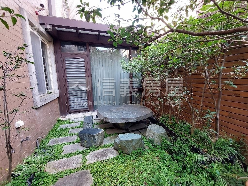八期大地坪面寬裝潢別墅房屋室內格局與周邊環境