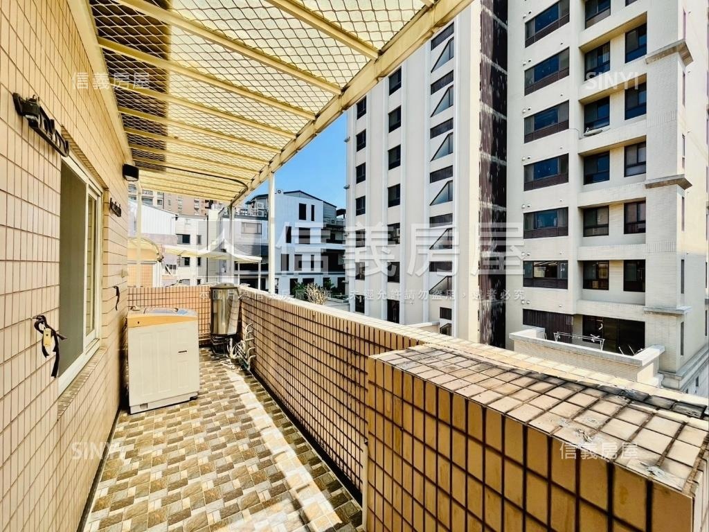 八期大地坪面寬裝潢別墅房屋室內格局與周邊環境