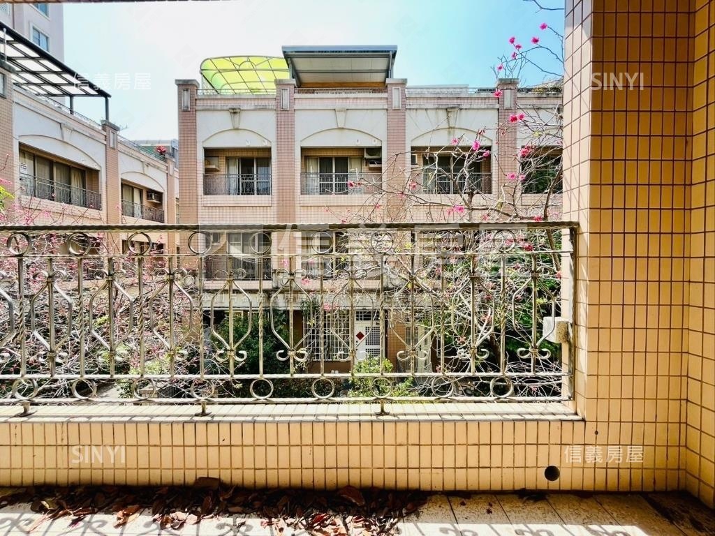 八期大地坪面寬裝潢別墅房屋室內格局與周邊環境
