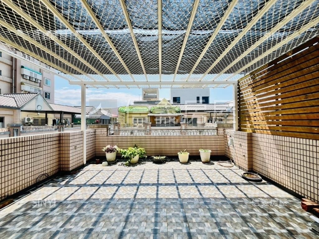 八期大地坪面寬裝潢別墅房屋室內格局與周邊環境