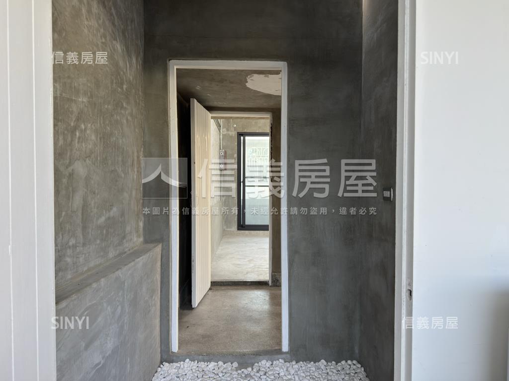 近成大·光影灰序透天房屋室內格局與周邊環境