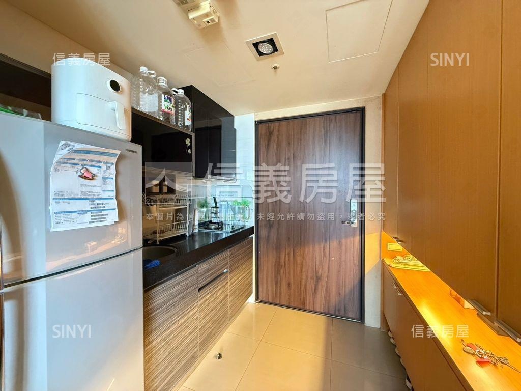 市府捷運旁高樓一房平車位房屋室內格局與周邊環境