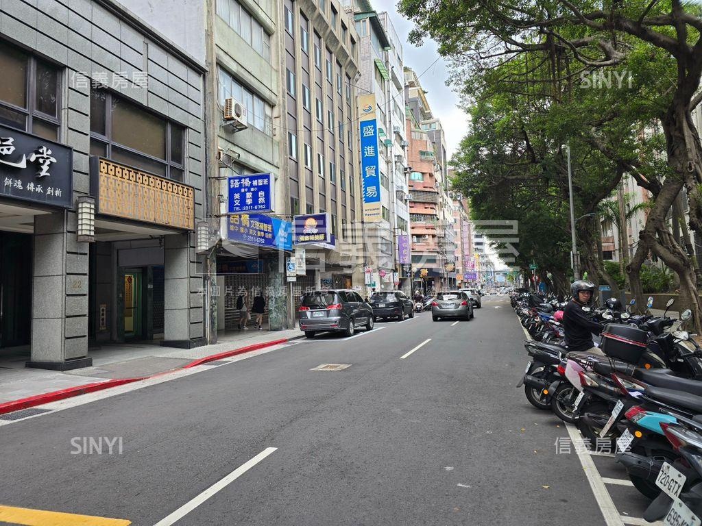 第一名宅２房車位房屋室內格局與周邊環境