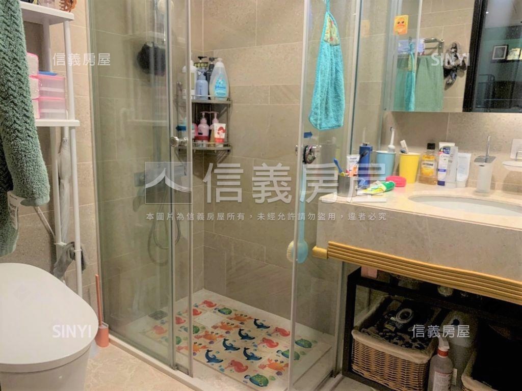 近捷運君奕城中貴族美房房屋室內格局與周邊環境