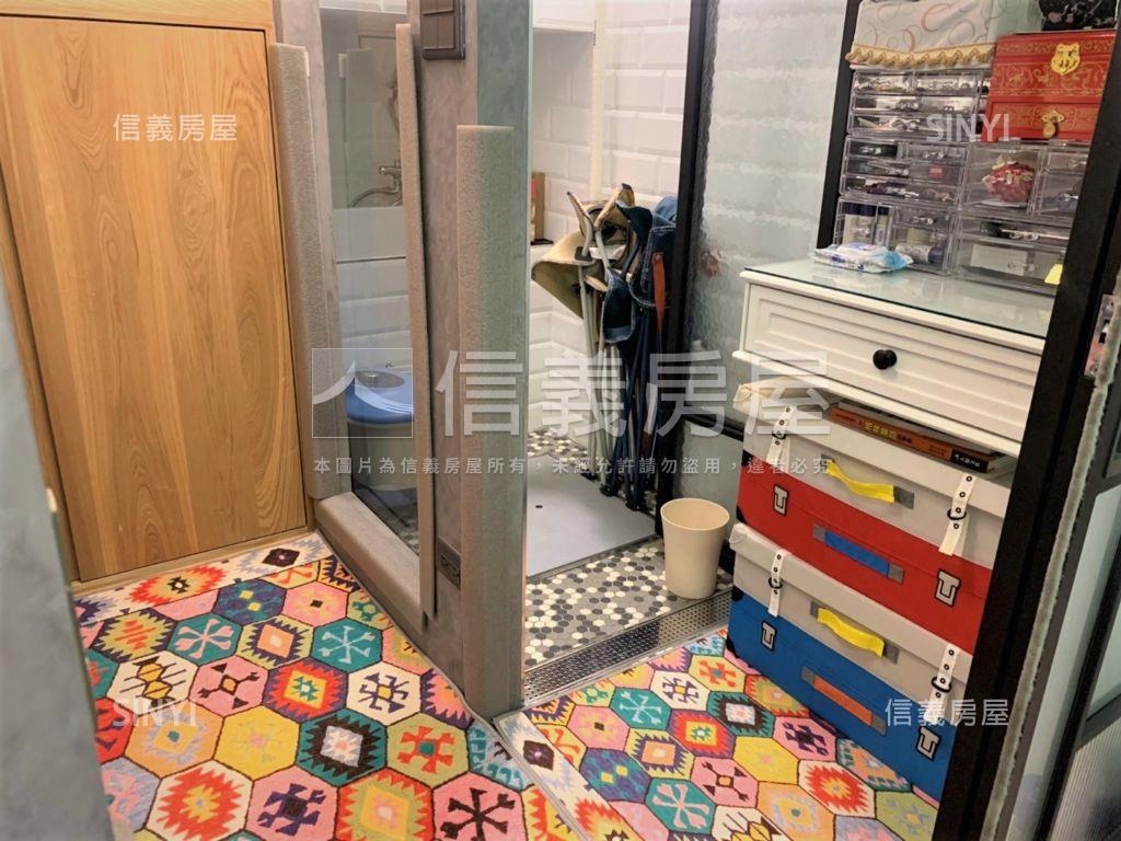 近捷運君奕城中貴族美房房屋室內格局與周邊環境