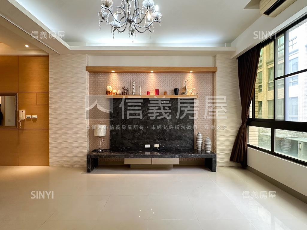 稀有釋出土庫家樂福美墅房屋室內格局與周邊環境