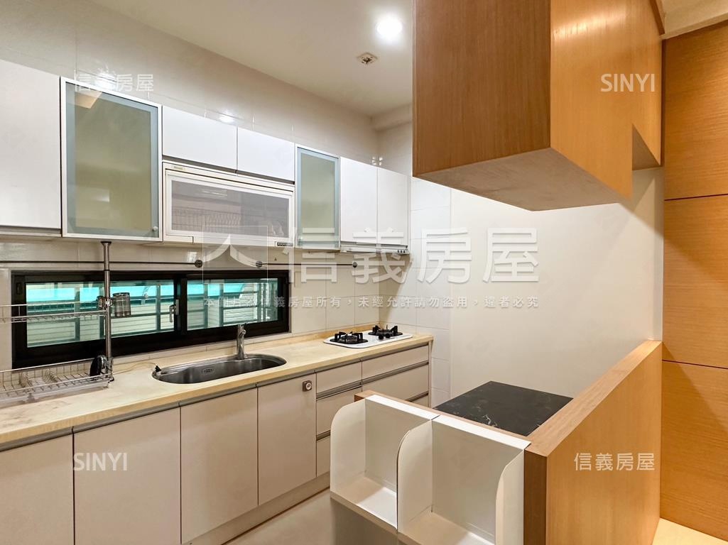稀有釋出土庫家樂福美墅房屋室內格局與周邊環境