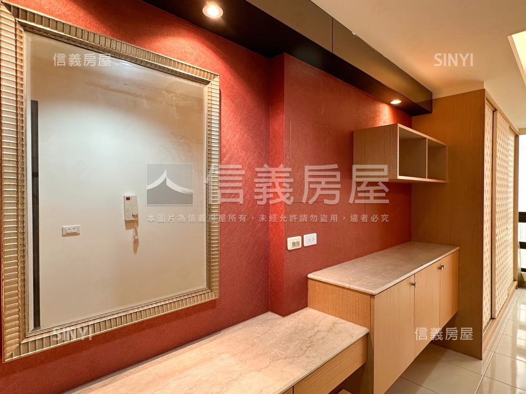 稀有釋出土庫家樂福美墅房屋室內格局與周邊環境