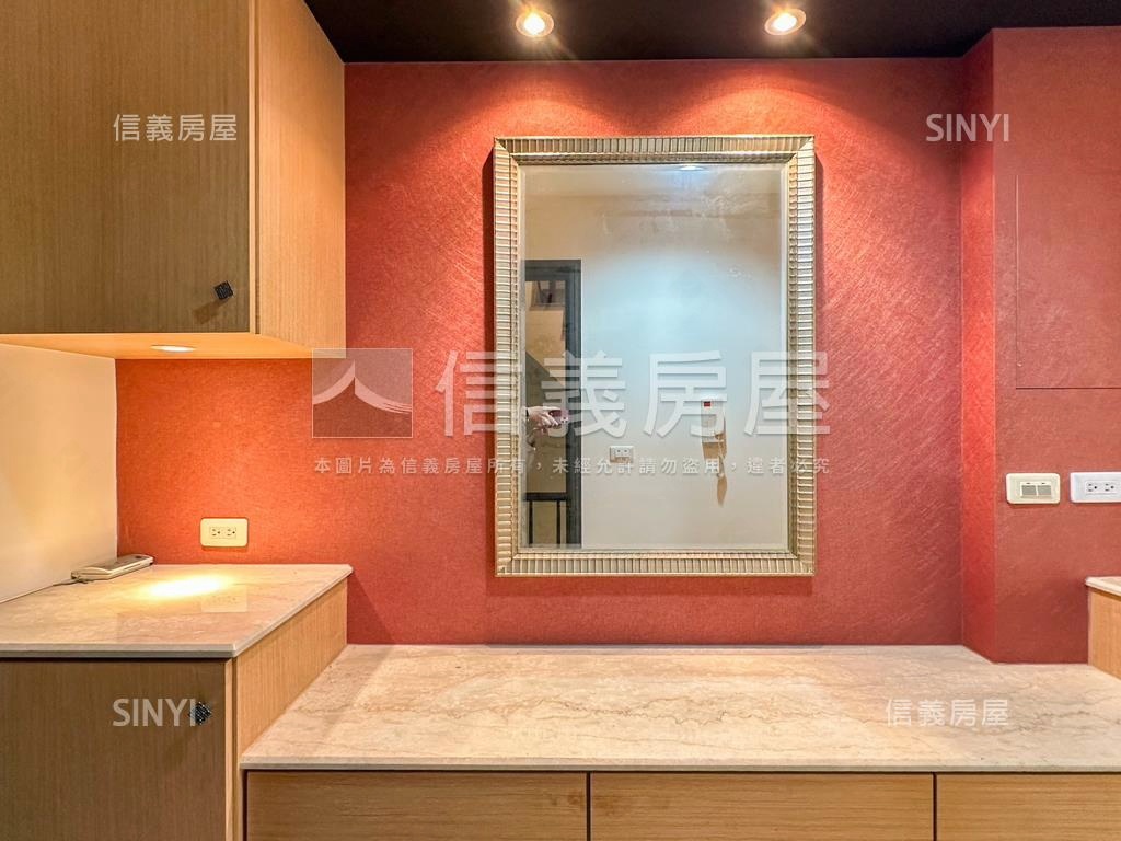 稀有釋出土庫家樂福美墅房屋室內格局與周邊環境
