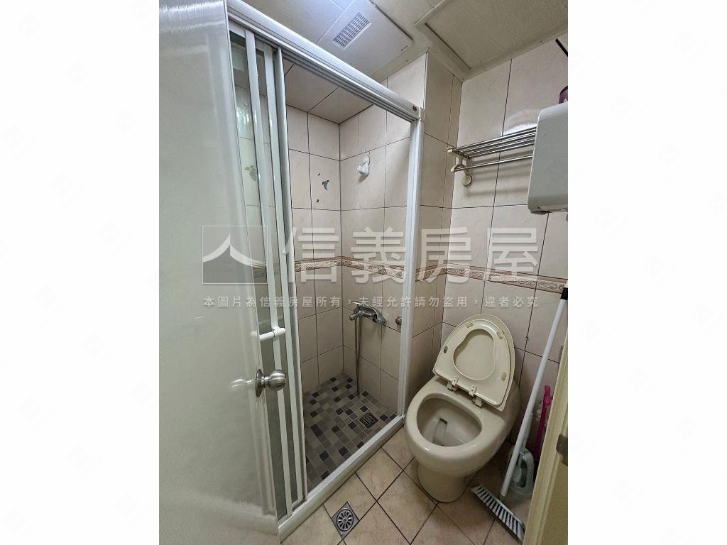 急售新店捷運屋美２房大樓房屋室內格局與周邊環境