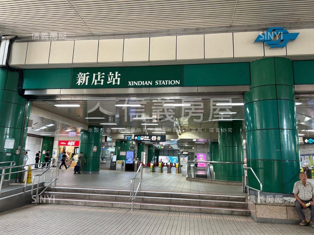 急售新店捷運屋美２房大樓房屋室內格局與周邊環境