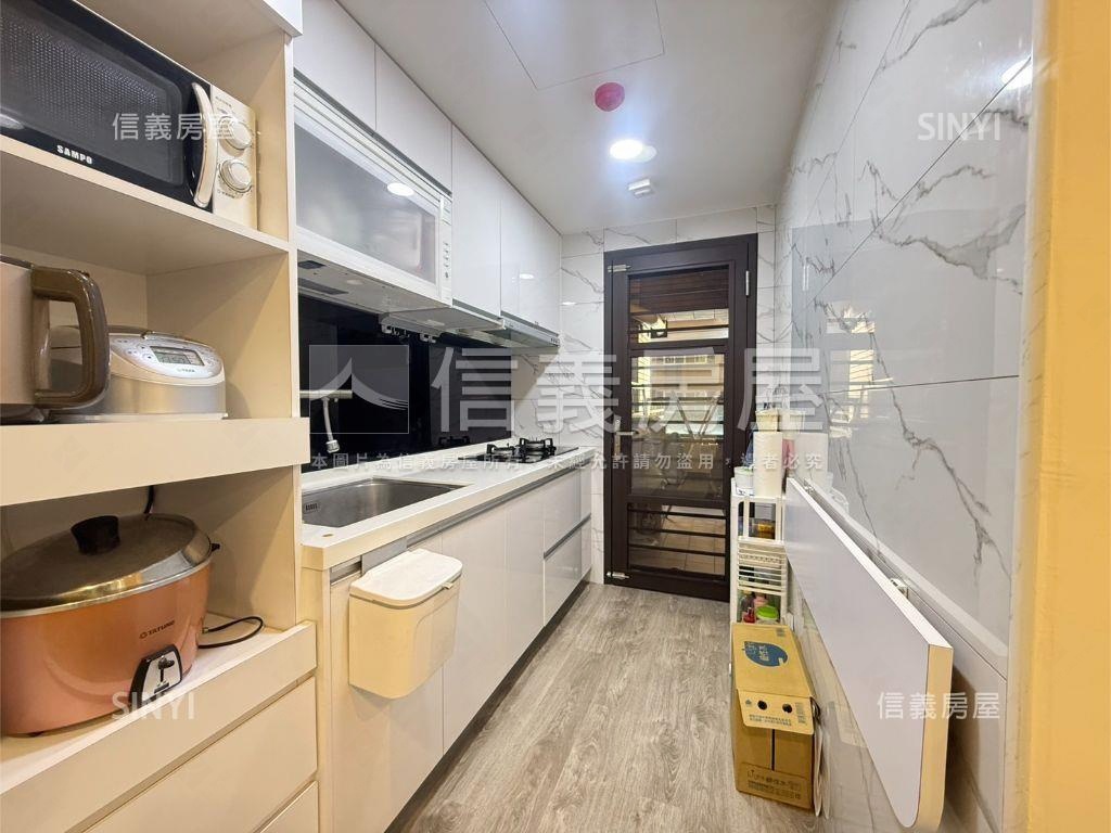 昕都心★溫暖靜謐三房平車房屋室內格局與周邊環境