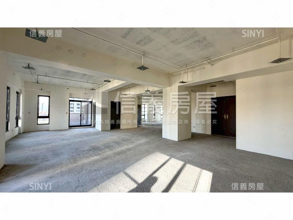 聯聚公園帝王戶園道第一排房屋室內格局與周邊環境