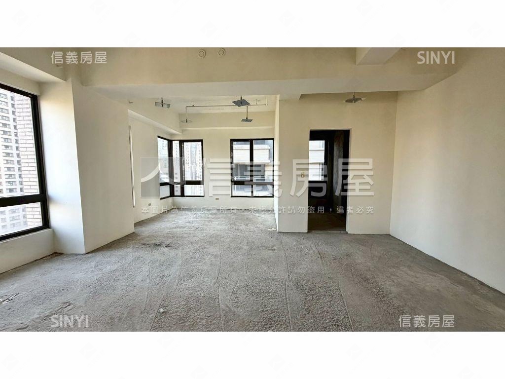 聯聚公園帝王戶園道第一排房屋室內格局與周邊環境