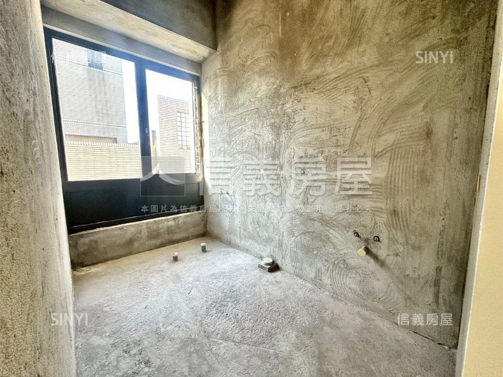 聯聚公園帝王戶園道第一排房屋室內格局與周邊環境