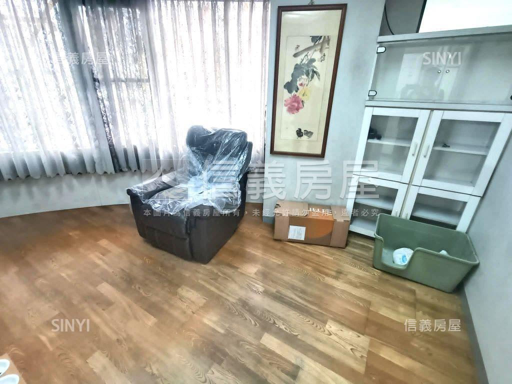 新埔低總新婚首購電梯兩房房屋室內格局與周邊環境