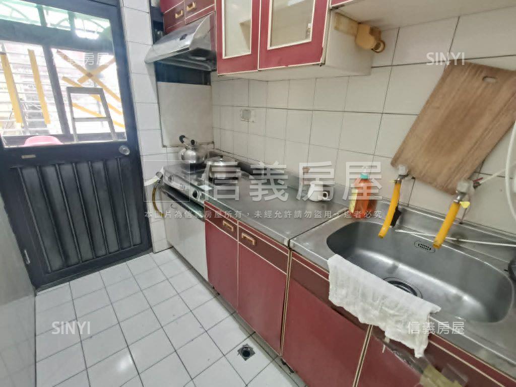 新埔低總新婚首購電梯兩房房屋室內格局與周邊環境