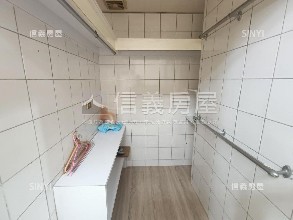 新埔低總新婚首購電梯兩房房屋室內格局與周邊環境