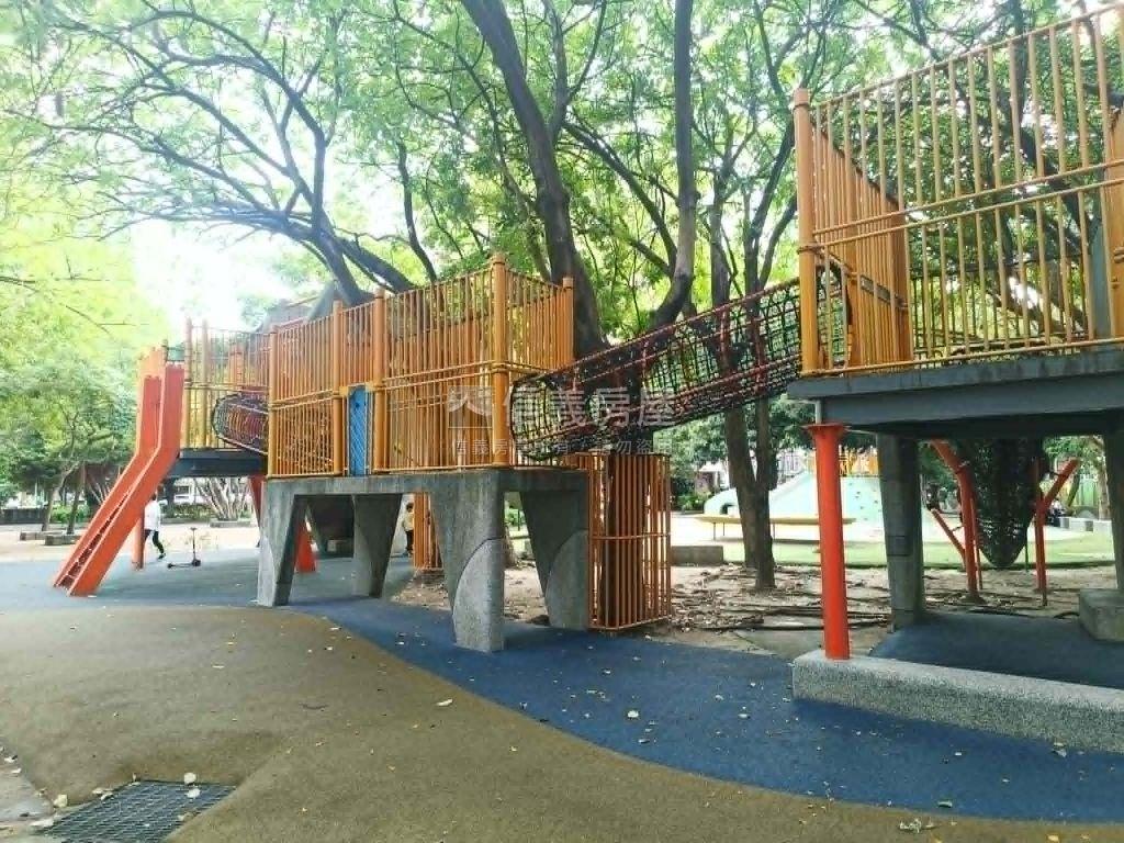 新埔低總新婚首購電梯兩房房屋室內格局與周邊環境