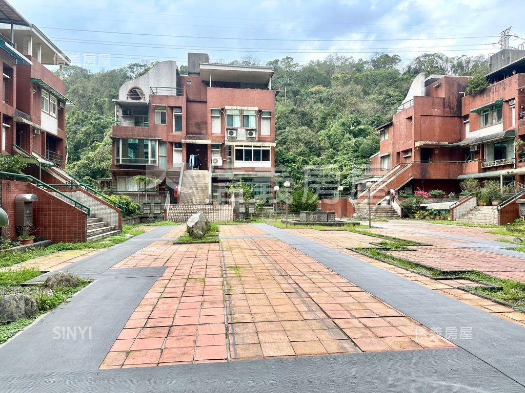 ”春之霖”大四房房屋室內格局與周邊環境