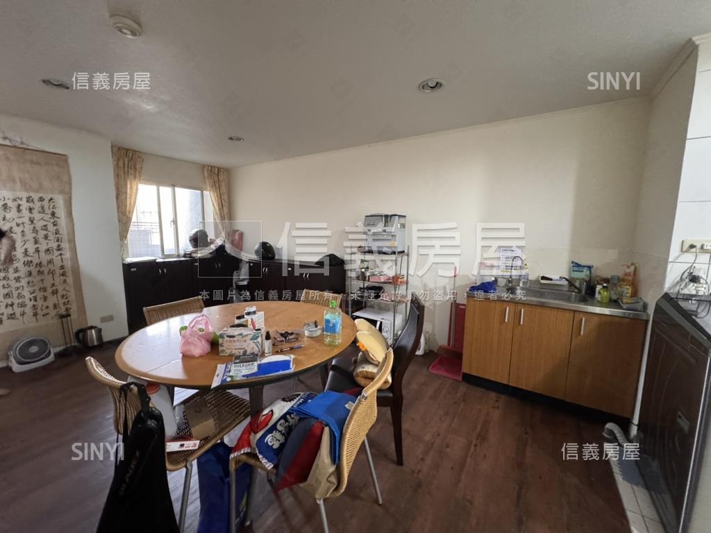 近捷運大面採光投資聖品房屋室內格局與周邊環境