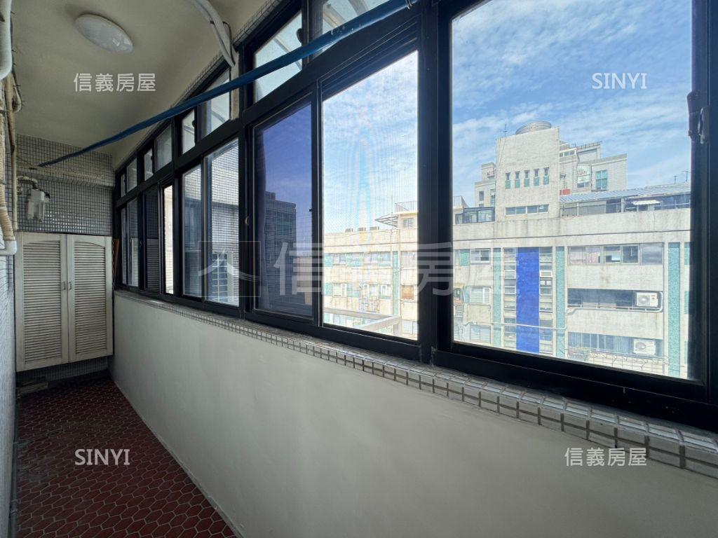 中正國中電梯高樓邊間採光房屋室內格局與周邊環境