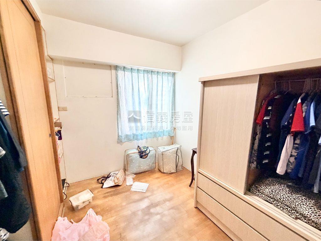 專任中興商圈正三房房屋室內格局與周邊環境